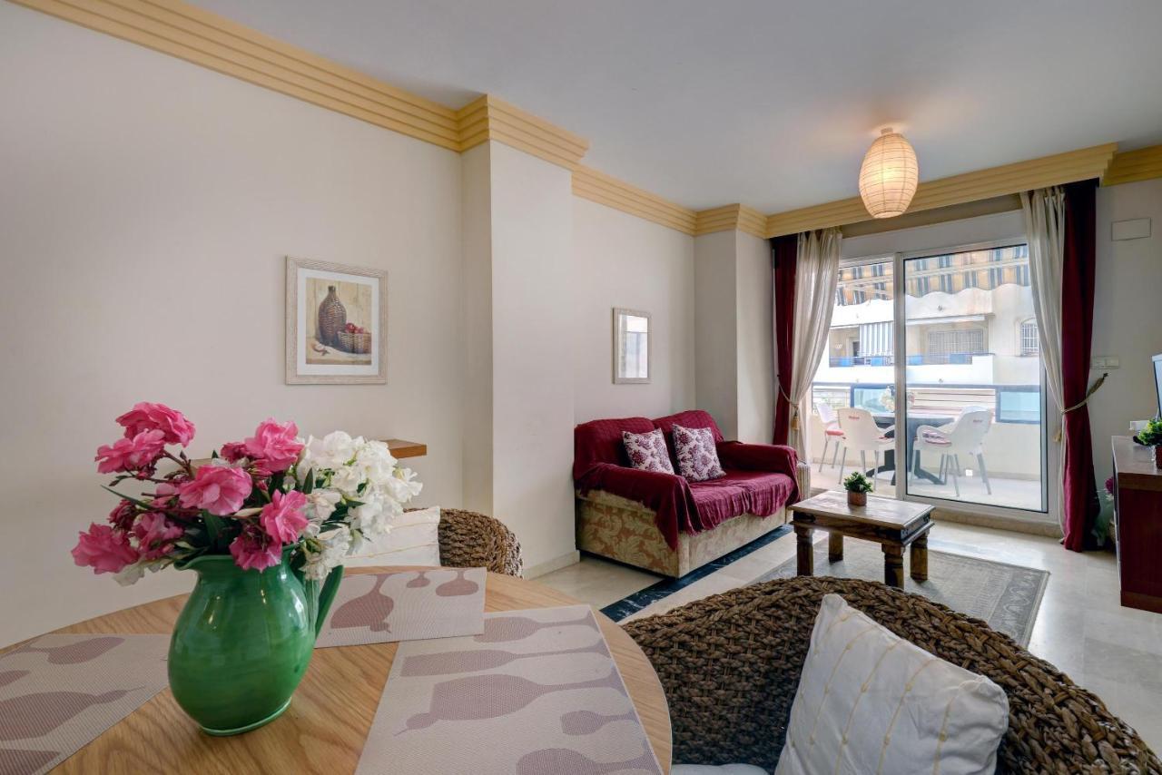 First Line Beach Apartment มาร์เบยา ภายนอก รูปภาพ