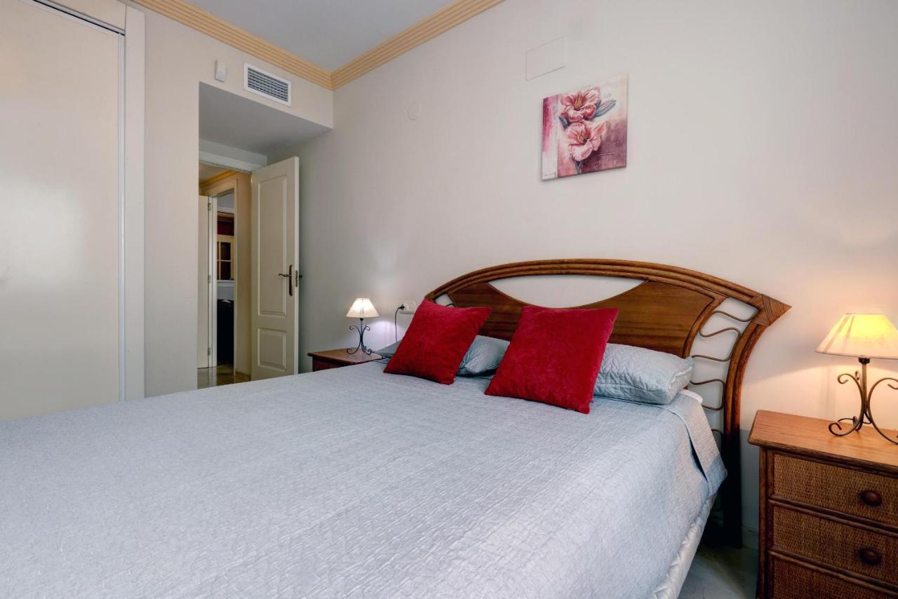 First Line Beach Apartment มาร์เบยา ภายนอก รูปภาพ