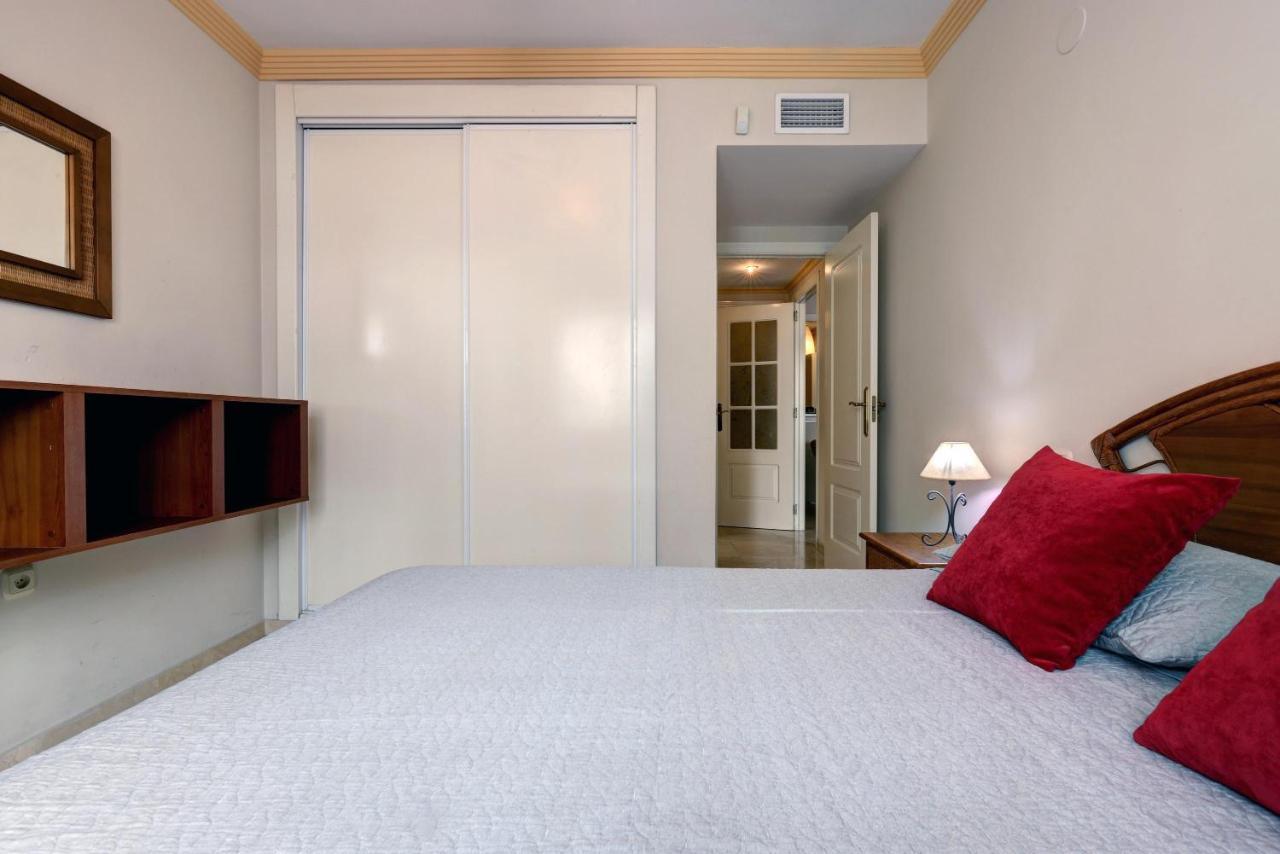 First Line Beach Apartment มาร์เบยา ภายนอก รูปภาพ
