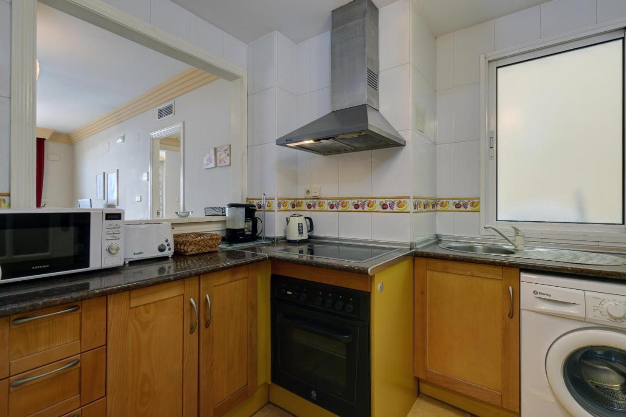 First Line Beach Apartment มาร์เบยา ภายนอก รูปภาพ